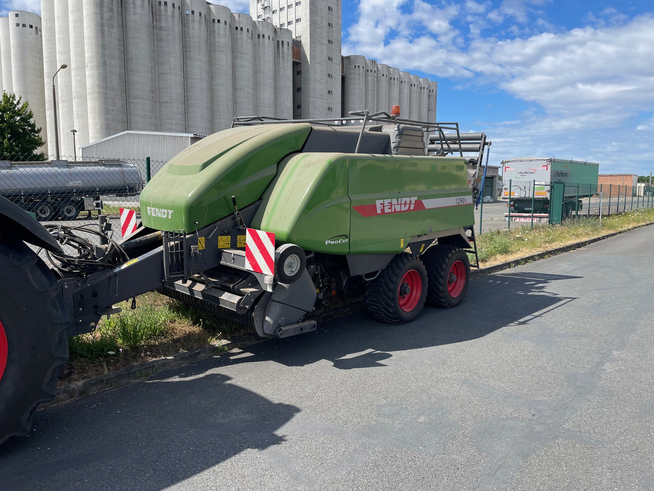Fendt 1290 Quaderballenpresse - Fyrkantspress: bild 1 Fendt 1290 Quaderballenpresse - Fyrkantspress: bild 1