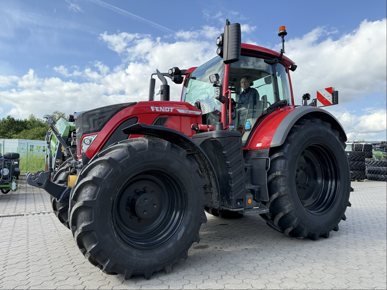 Fendt 724 Vario Gen6 ProfiPlus - Traktor: bild 1 Fendt 724 Vario Gen6 ProfiPlus - Traktor: bild 1