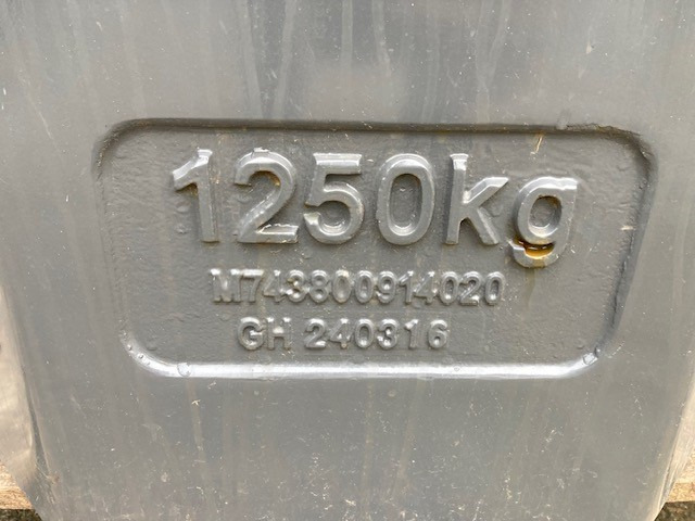 Fendt Belastungsgewicht 1250 kg - Traktor: bild 2 Fendt Belastungsgewicht 1250 kg - Traktor: bild 2