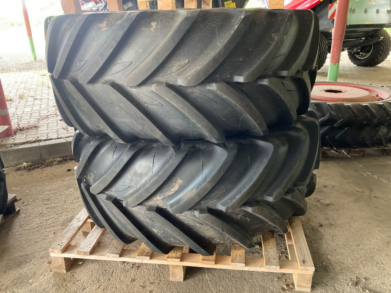 Fendt VF520/60R28 VF650/60R38 - Däck och fälgar: bild 3 Fendt VF520/60R28 VF650/60R38 - Däck och fälgar: bild 3