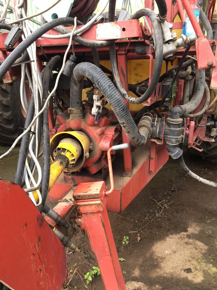 Hardi 3500 - Traktorburen spruta: bild 4 Hardi 3500 - Traktorburen spruta: bild 4