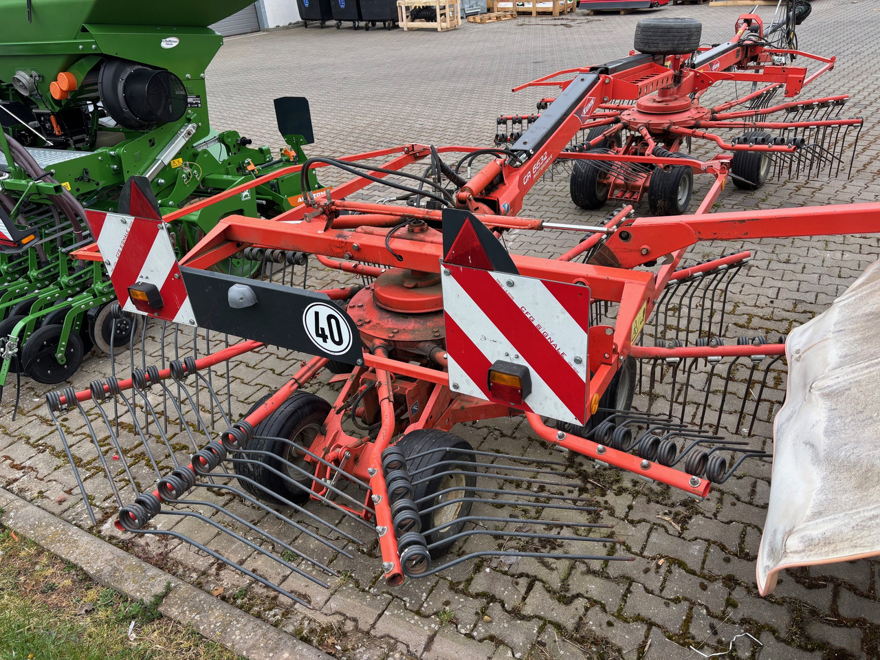 Kuhn Schwader 6632 - Hövändare: bild 3 Kuhn Schwader 6632 - Hövändare: bild 3