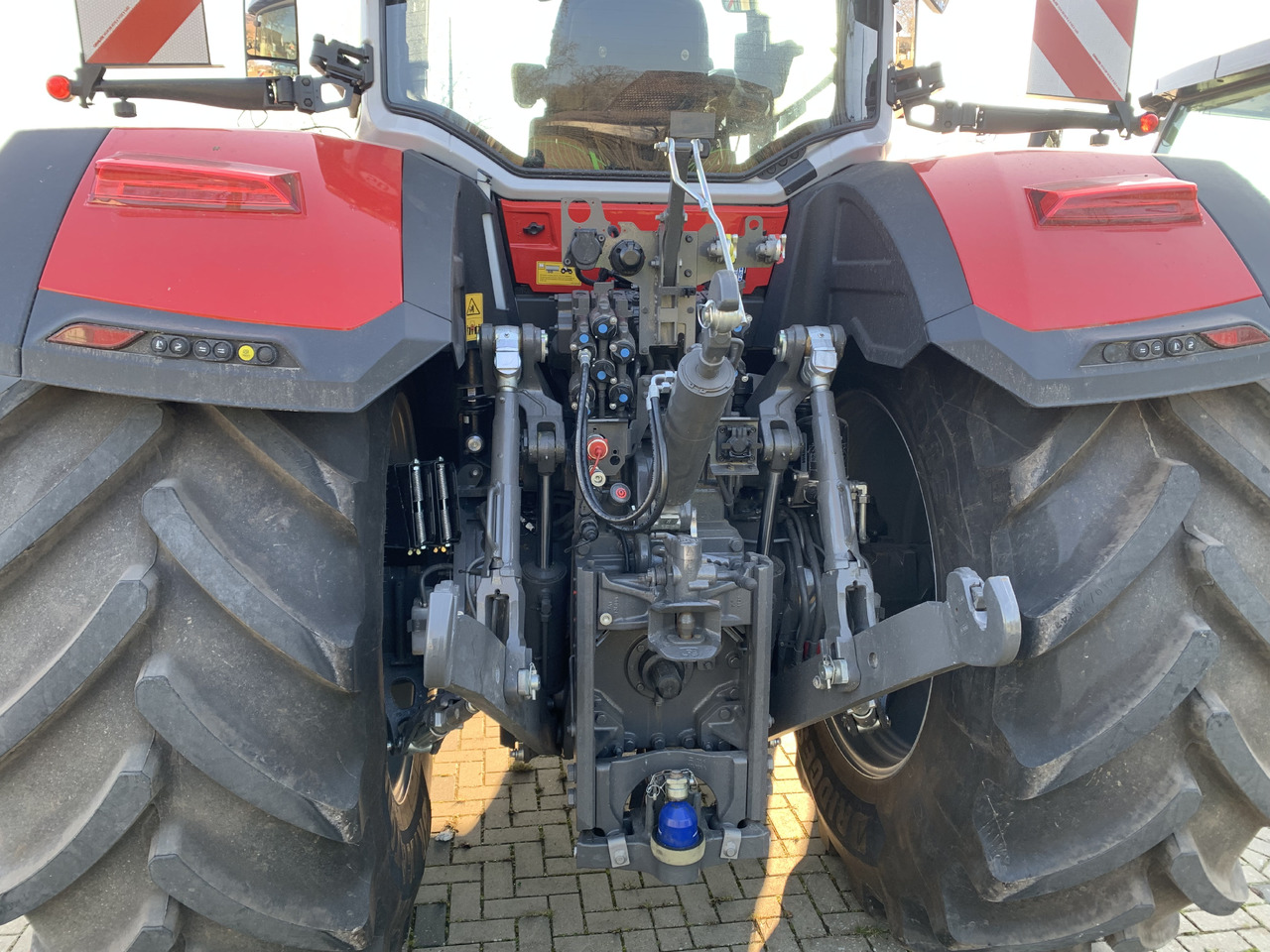 Massey Ferguson 8S.305 Dyna-VT Exclusive - Traktor: bild 5 Massey Ferguson 8S.305 Dyna-VT Exclusive - Traktor: bild 5