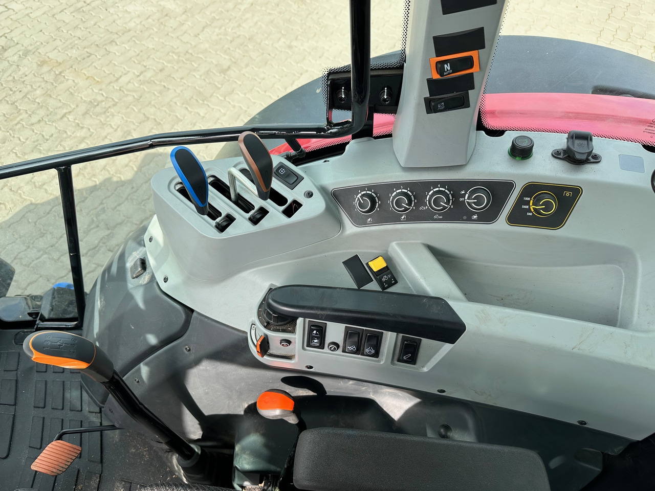 Valtra A105 MH - Traktor: bild 3 Valtra A105 MH - Traktor: bild 3