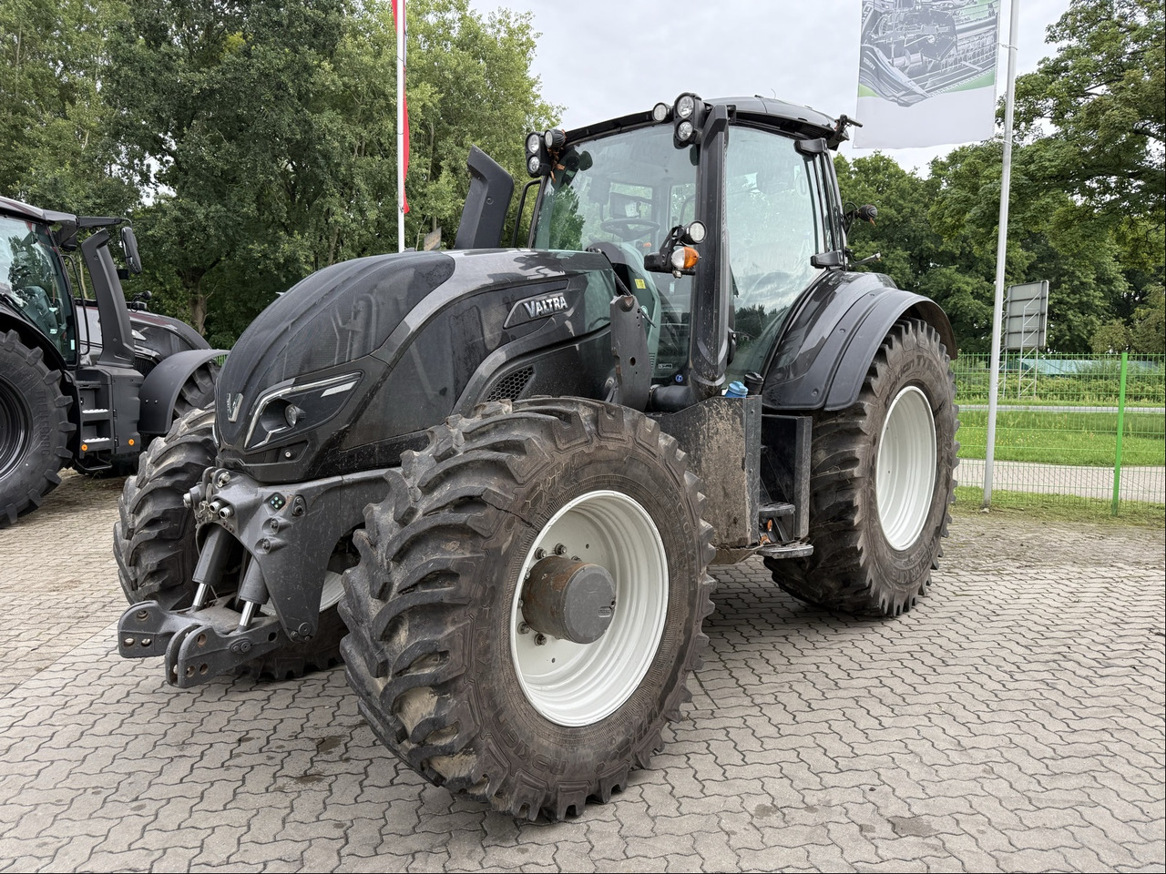 Valtra T254 Versu TwinTrac - Traktor: bild 2 Valtra T254 Versu TwinTrac - Traktor: bild 2