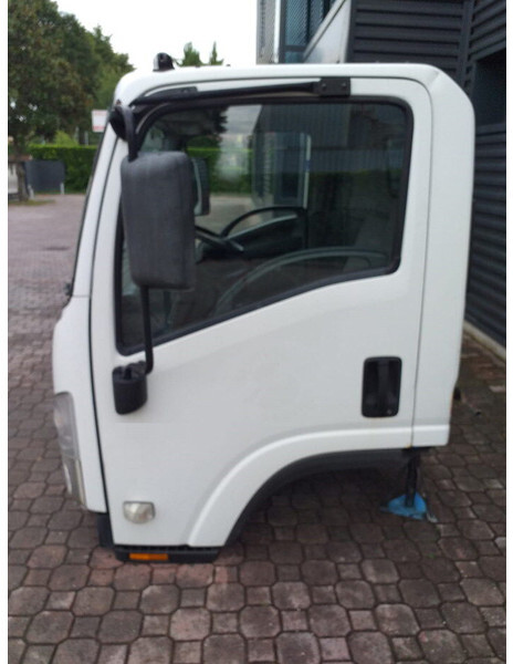 Isuzu M - L - Hytt och interiör för Lastbil: bild 1 Isuzu M - L - Hytt och interiör för Lastbil: bild 1