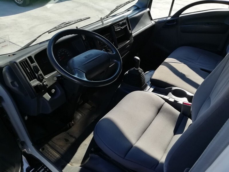 Isuzu NPR 85 "M - P - Q" - Hytt och interiör för Lastbil: bild 5 Isuzu NPR 85 "M - P - Q" - Hytt och interiör för Lastbil: bild 5