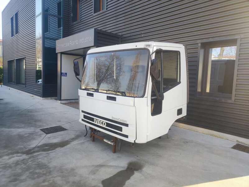 Iveco Eurocargo 1991-2002 - Hytt och interiör för Lastbil: bild 2 Iveco Eurocargo 1991-2002 - Hytt och interiör för Lastbil: bild 2