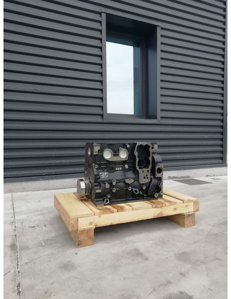 Iveco F4BE0454B - Cylinderblock för Lastbil: bild 2 Iveco F4BE0454B - Cylinderblock för Lastbil: bild 2