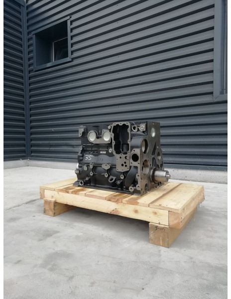 Iveco F4BE0454B - Cylinderblock för Lastbil: bild 1 Iveco F4BE0454B - Cylinderblock för Lastbil: bild 1
