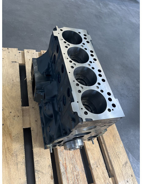 MAN D0834 EEV LFL 60 61 62 - Cylinderblock för Lastbil: bild 1 MAN D0834 EEV LFL 60 61 62 - Cylinderblock för Lastbil: bild 1