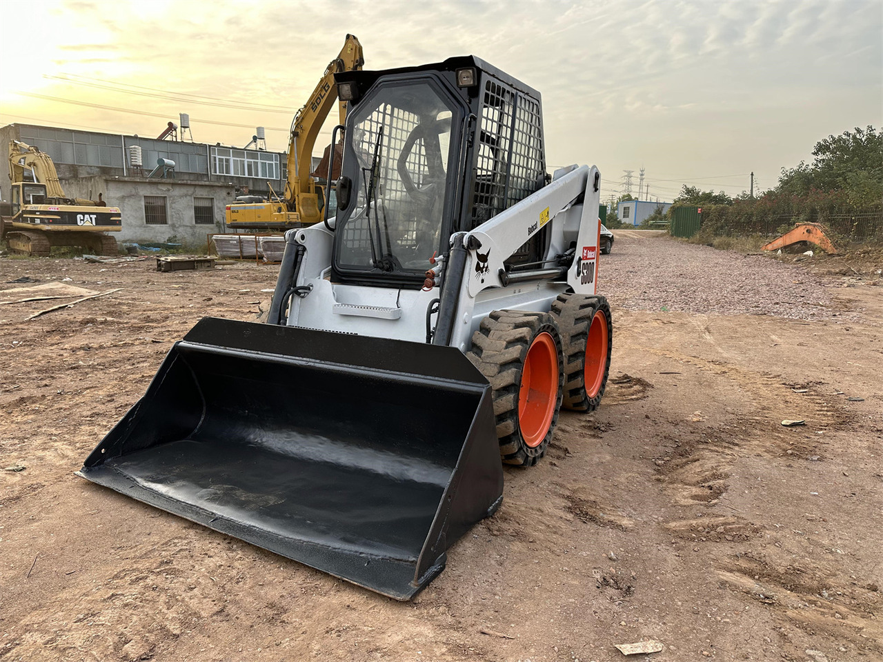 BOBCAT S300 - Kompaktlastare/ Slirstyrda lastare: bild 2 BOBCAT S300 - Kompaktlastare/ Slirstyrda lastare: bild 2