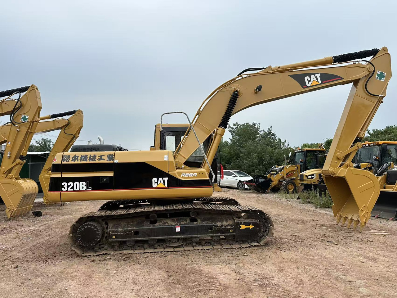 CATERPILLAR 320BL - Bandgrävare: bild 2 CATERPILLAR 320BL - Bandgrävare: bild 2