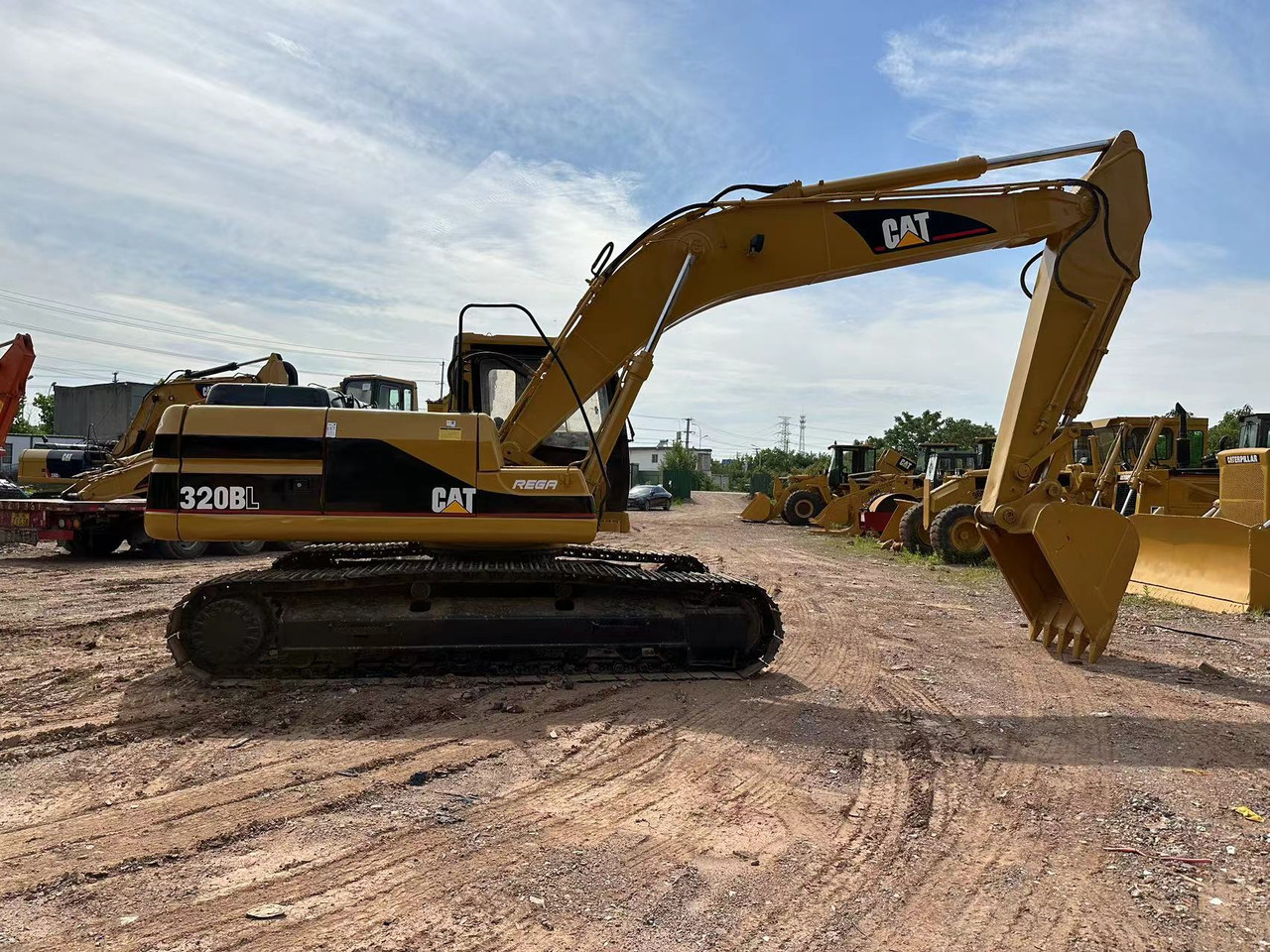 CATERPILLAR 320BL - Bandgrävare: bild 3 CATERPILLAR 320BL - Bandgrävare: bild 3