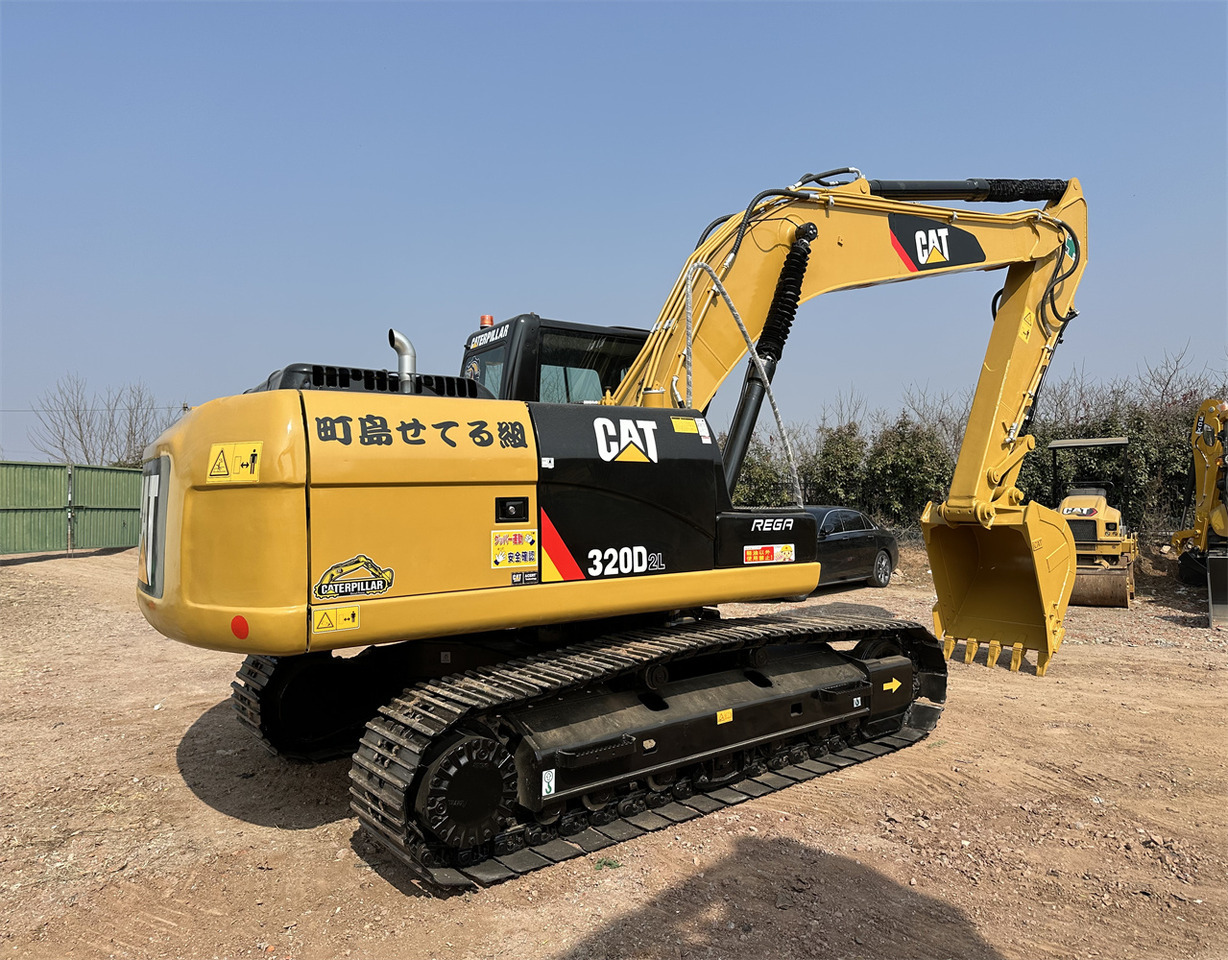 CATERPILLAR 320D2L - Bandgrävare: bild 2 CATERPILLAR 320D2L - Bandgrävare: bild 2