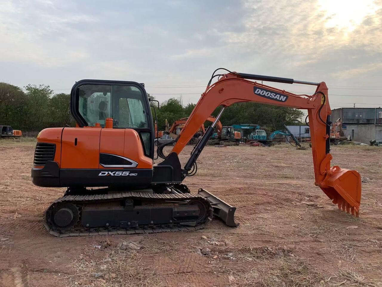 DOOSAN DX55 - Grävmaskin: bild 2 DOOSAN DX55 - Grävmaskin: bild 2