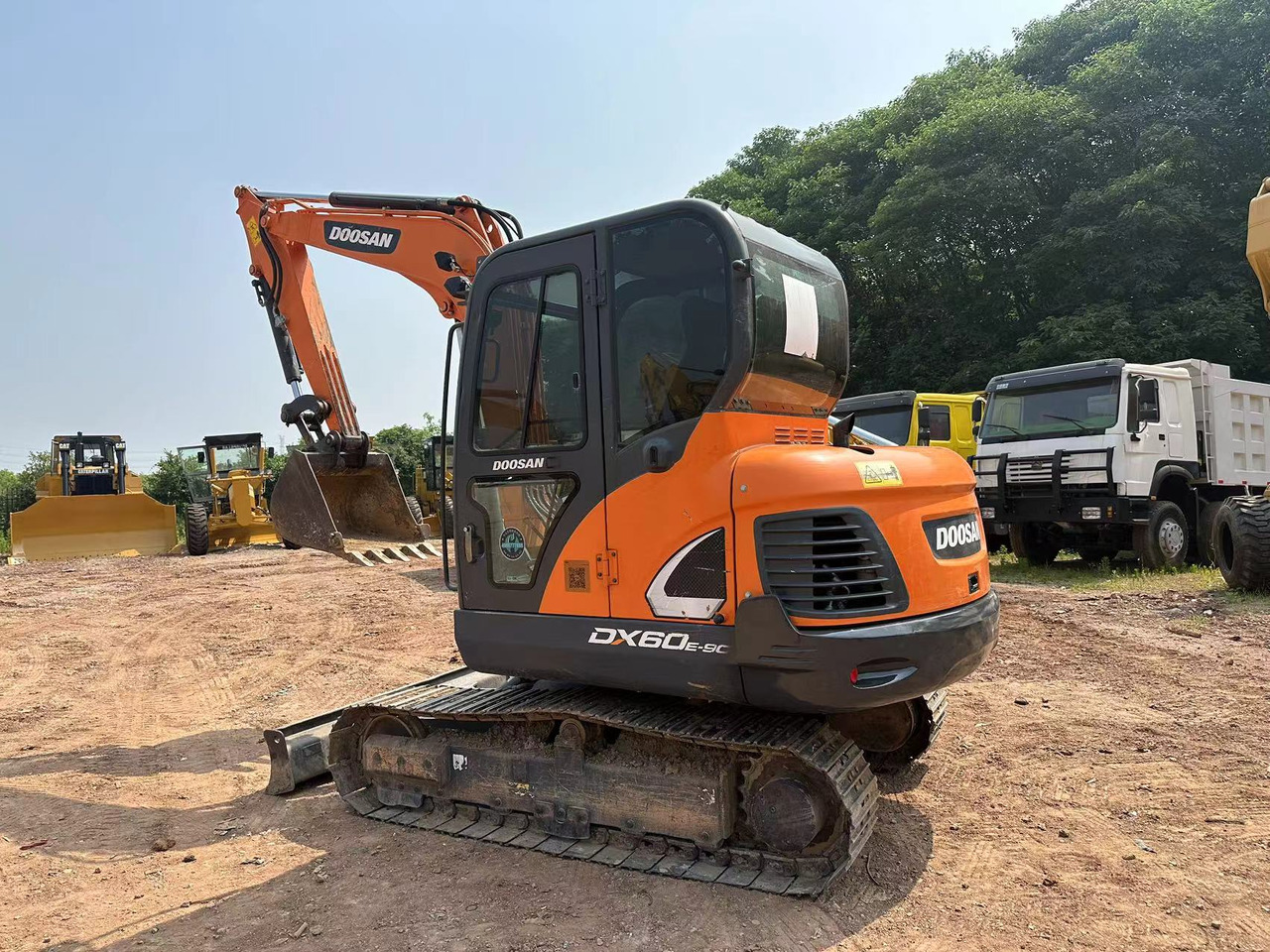 DOOSAN DX60 - Minigrävmaskin: bild 2 DOOSAN DX60 - Minigrävmaskin: bild 2