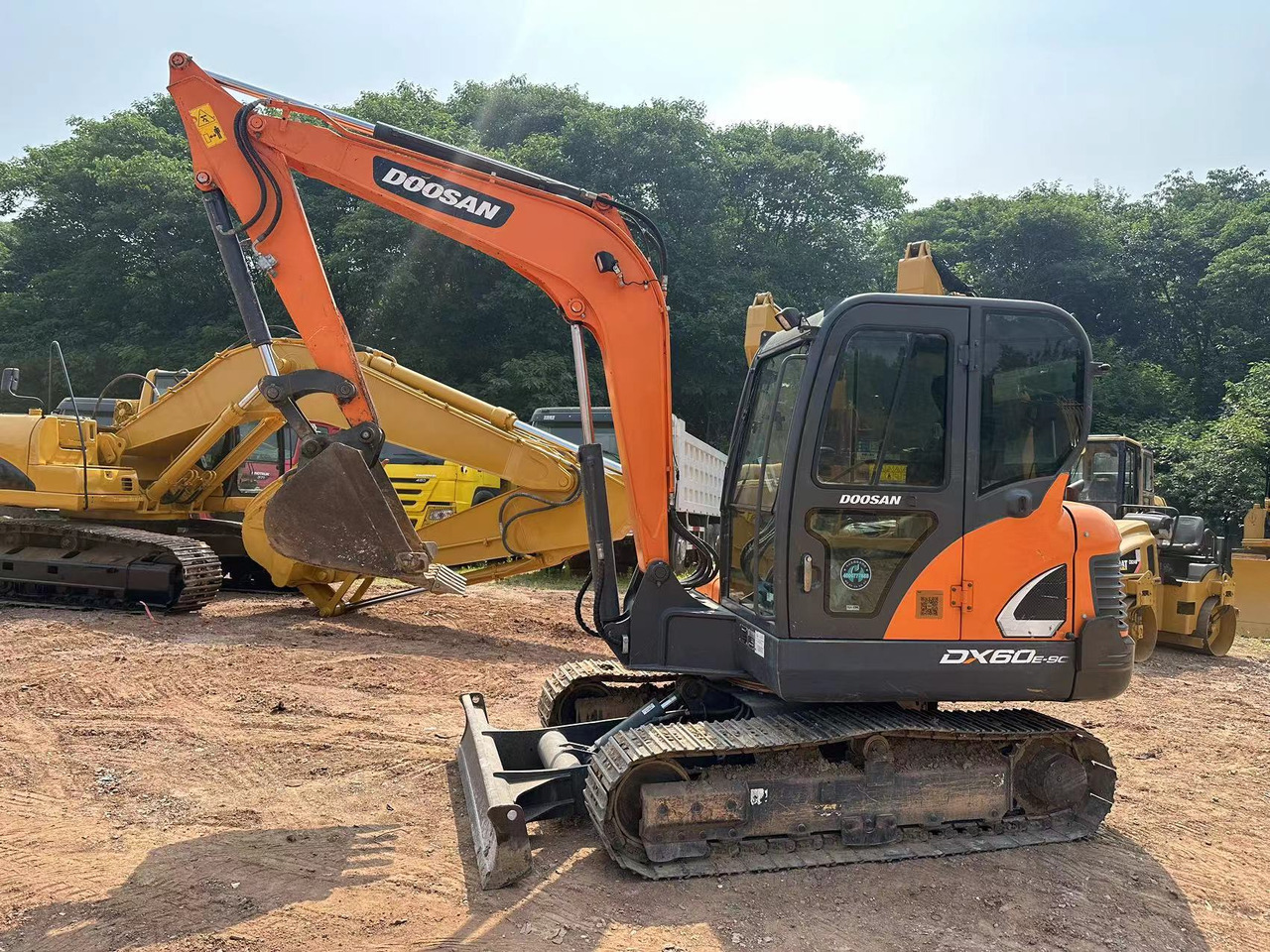 DOOSAN DX60 - Minigrävmaskin: bild 1 DOOSAN DX60 - Minigrävmaskin: bild 1