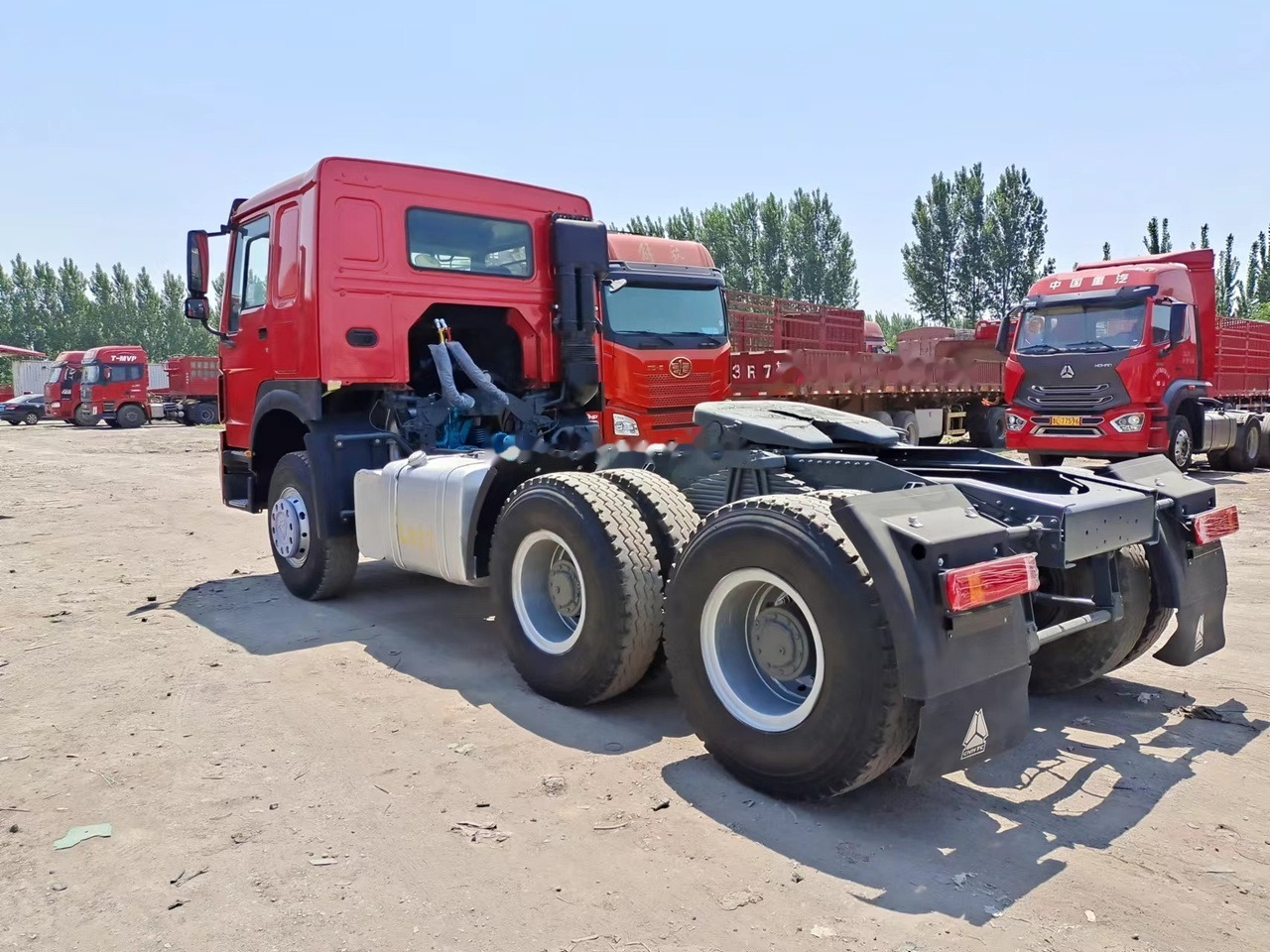 SINOTRUK Howo tractor unit 420 - Dragbil: bild 3 SINOTRUK Howo tractor unit 420 - Dragbil: bild 3