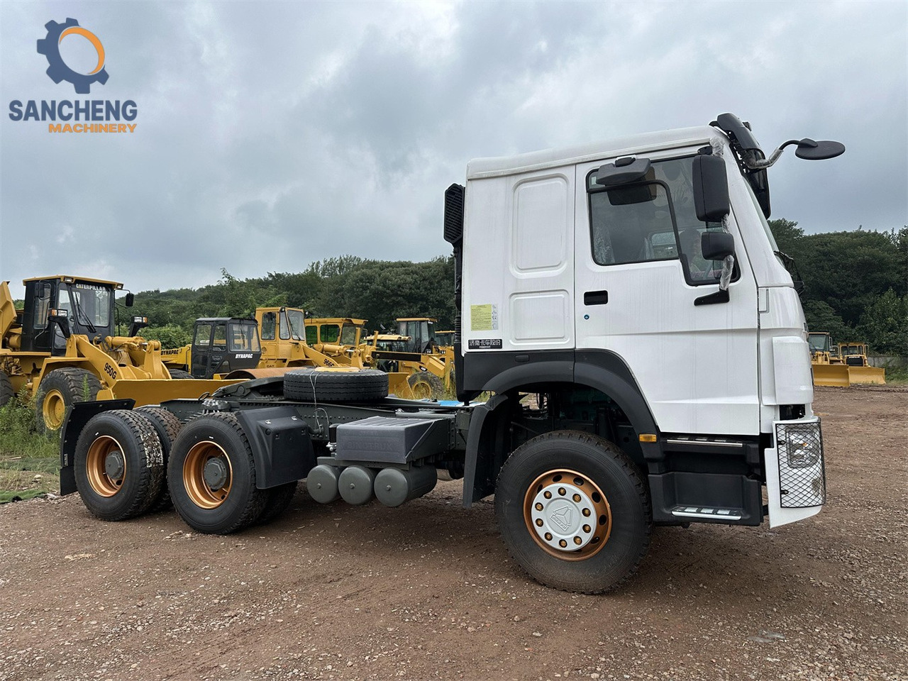 SINOTRUK Howo tractor unit 420hp - Dragbil: bild 2 SINOTRUK Howo tractor unit 420hp - Dragbil: bild 2