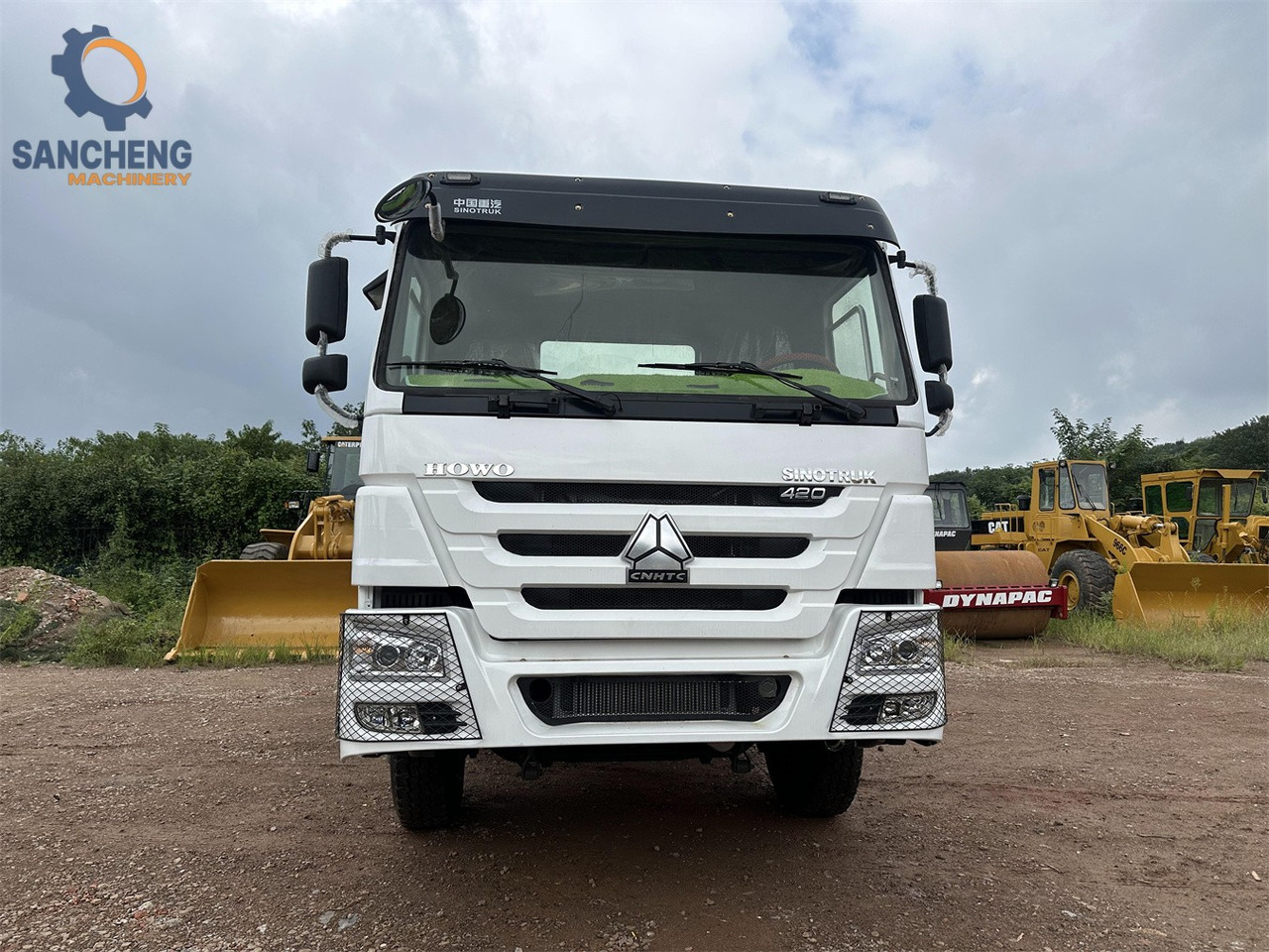 SINOTRUK Howo tractor unit 420hp - Dragbil: bild 4 SINOTRUK Howo tractor unit 420hp - Dragbil: bild 4