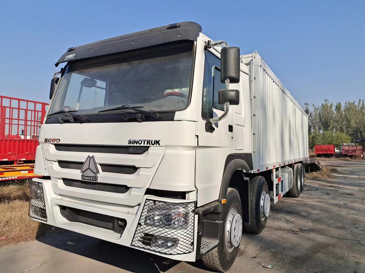 SINOTRUK 400 HOWO Box truck - Isotermiska lastbil: bild 2 SINOTRUK 400 HOWO Box truck - Isotermiska lastbil: bild 2