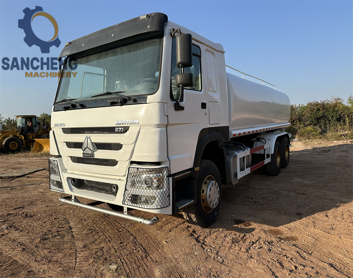 SINOTRUK HOWO 371 6x4 Water Tanker Truck - Tankbil: bild 1 SINOTRUK HOWO 371 6x4 Water Tanker Truck - Tankbil: bild 1