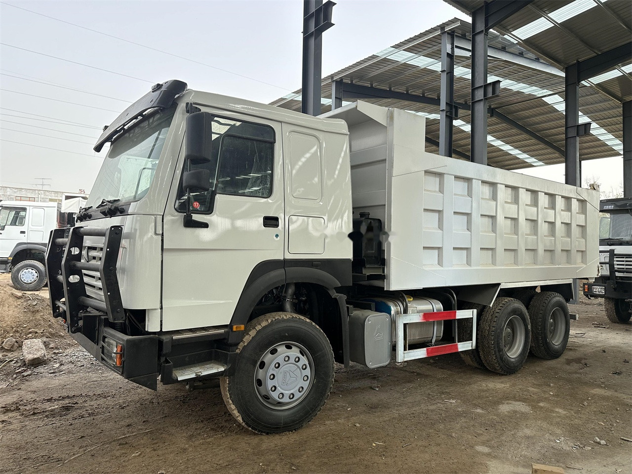 SINOTRUK HOWO 371 Dump Truck - Tippbil lastbil: bild 2 SINOTRUK HOWO 371 Dump Truck - Tippbil lastbil: bild 2