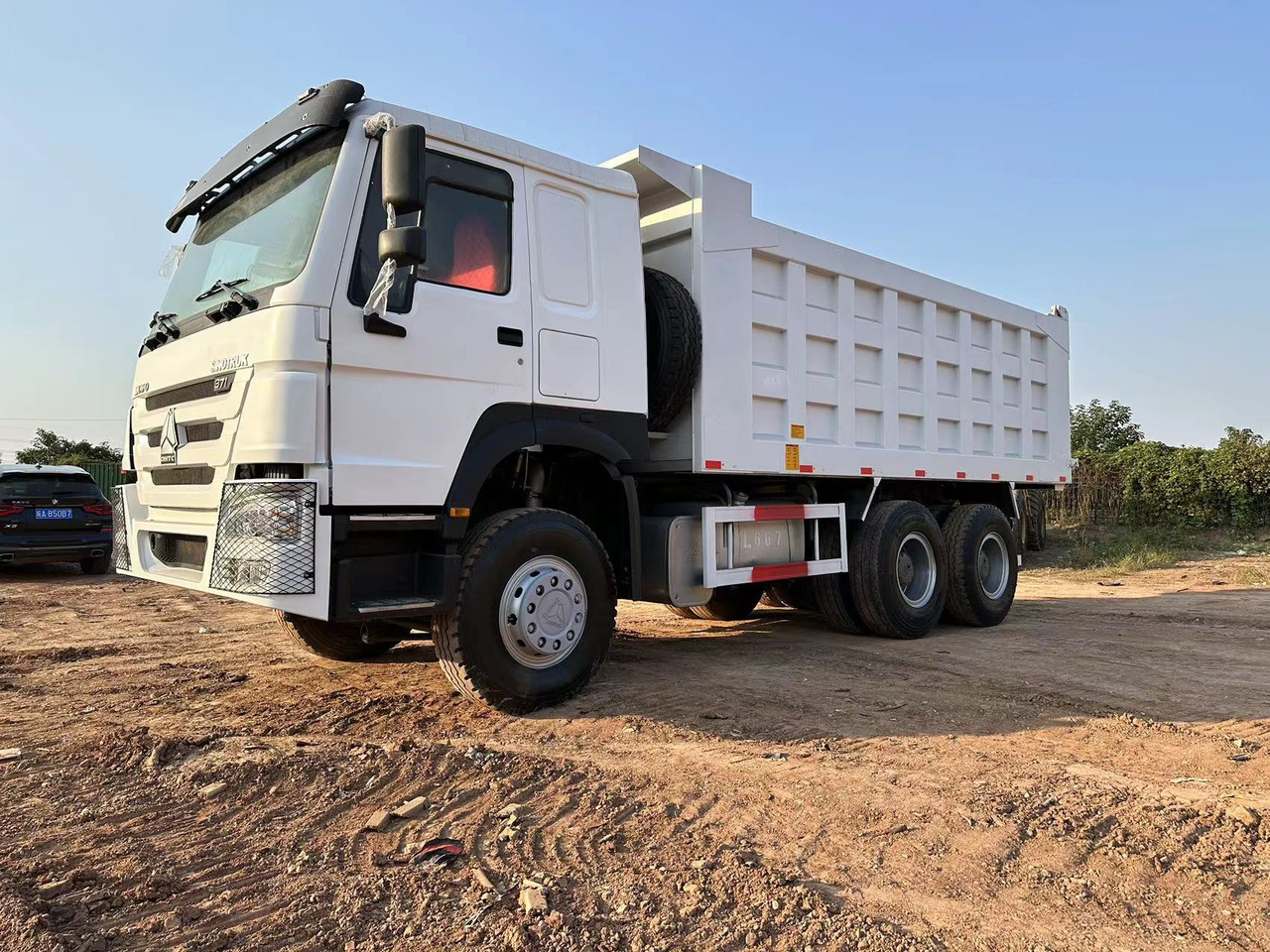 SINOTRUK HOWO 371hp 6x4 - Tippbil lastbil: bild 4 SINOTRUK HOWO 371hp 6x4 - Tippbil lastbil: bild 4