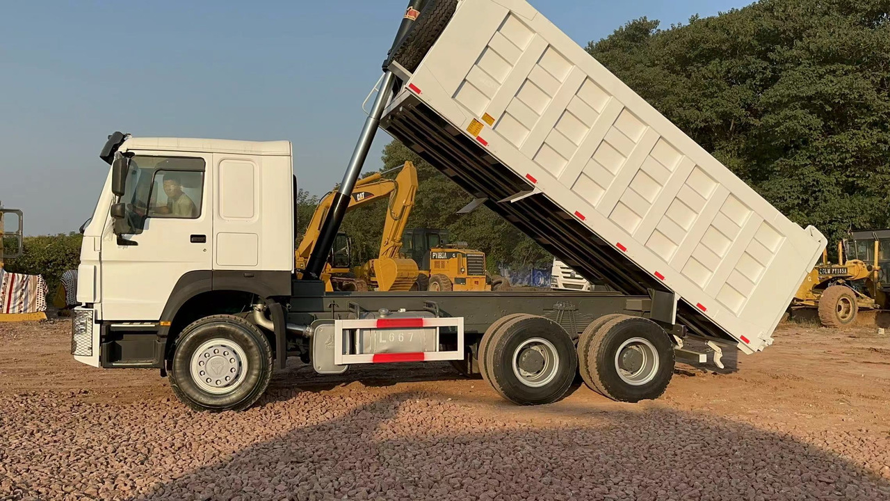 SINOTRUK HOWO 371hp 6x4 - Tippbil lastbil: bild 4 SINOTRUK HOWO 371hp 6x4 - Tippbil lastbil: bild 4