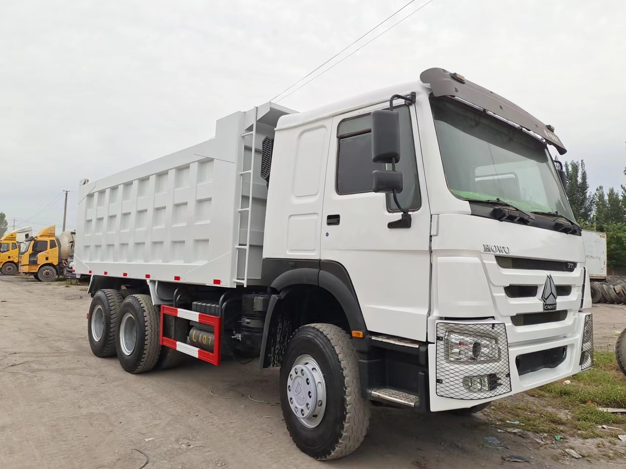 SINOTRUK HOWO Dump truck 371 6x4 - Tippbil lastbil: bild 1 SINOTRUK HOWO Dump truck 371 6x4 - Tippbil lastbil: bild 1