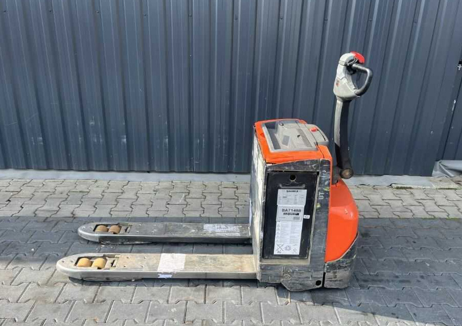 BT LWE250 - Låglyftar: bild 2 BT LWE250 - Låglyftar: bild 2