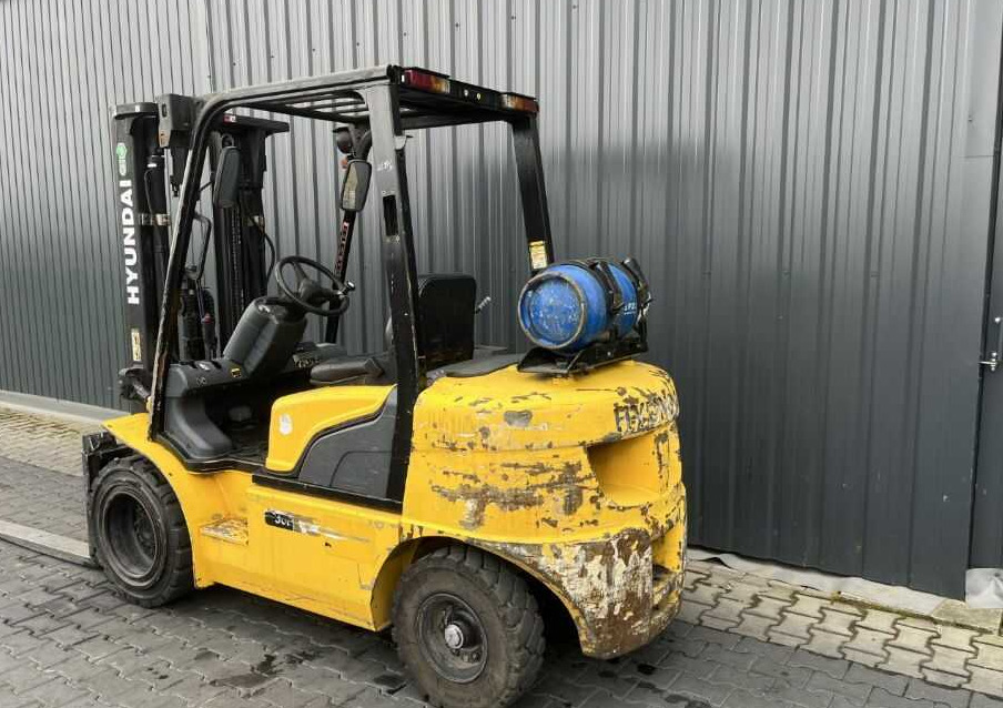 Hyundai 30L-7 - Gasoltruck: bild 3 Hyundai 30L-7 - Gasoltruck: bild 3