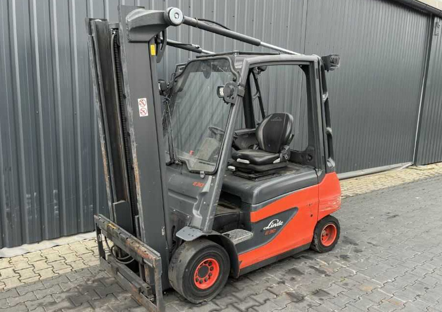 Linde E30-01 - Eltruck: bild 1 Linde E30-01 - Eltruck: bild 1