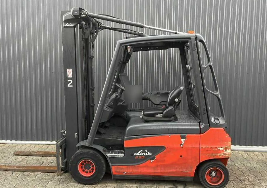 Linde E30L-01 - Eltruck: bild 2 Linde E30L-01 - Eltruck: bild 2