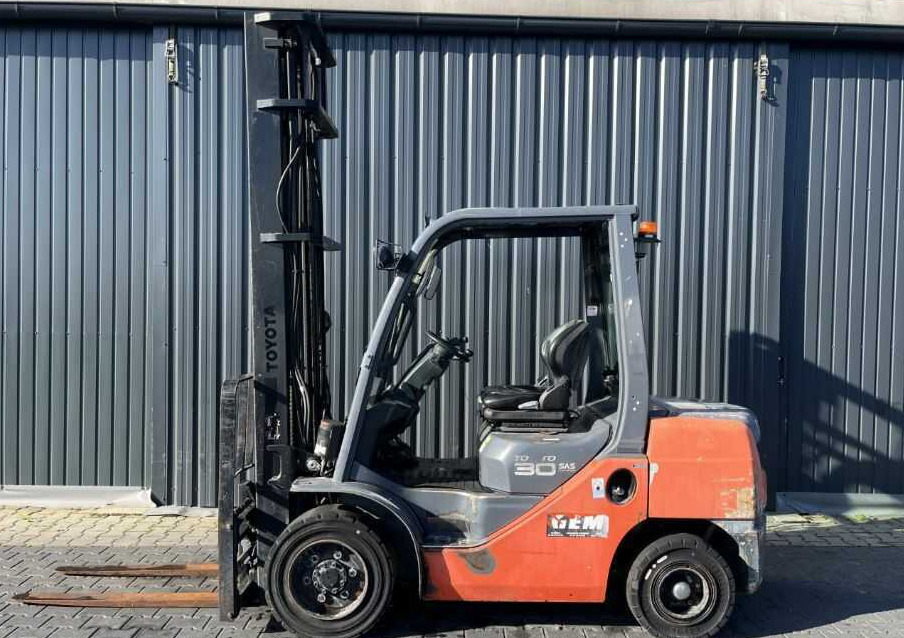 Toyota 8FDF30 - Dieseltruck: bild 2 Toyota 8FDF30 - Dieseltruck: bild 2