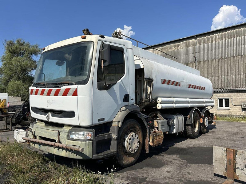 Renault 320 - Tankbil: bild 1 Renault 320 - Tankbil: bild 1