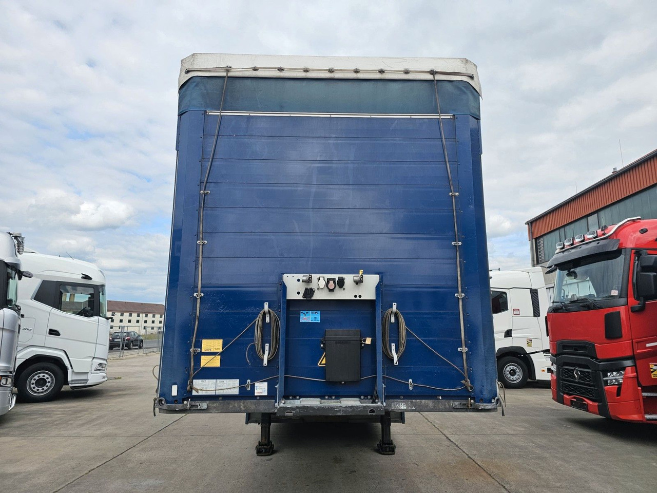 Schmitz Cargobull SCB 53T * PR. PL.*1x LIFT*SEITENPLANEN*2xVORHAND - Kapelltrailer: bild 2 Schmitz Cargobull SCB 53T * PR. PL.*1x LIFT*SEITENPLANEN*2xVORHAND - Kapelltrailer: bild 2