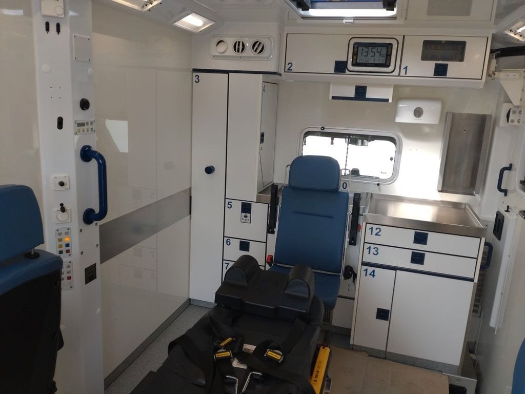 Mercedes-Benz Sprinter 519 / ATM 0km 4x on Stock - Ambulans: bild 4 Mercedes-Benz Sprinter 519 / ATM 0km 4x on Stock - Ambulans: bild 4