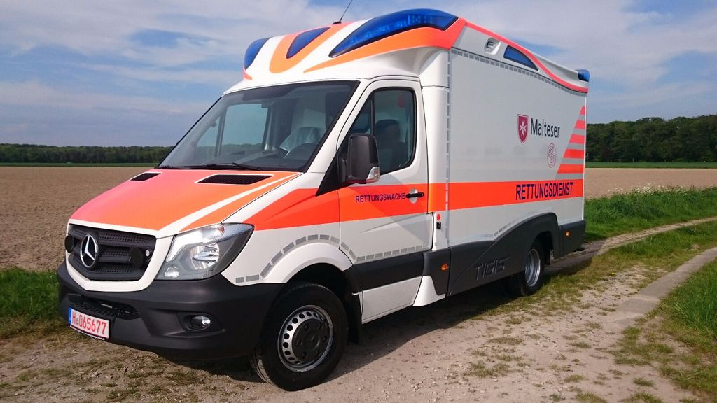 Mercedes-Benz Tigis Mod 2016 wie neu - Ambulans: bild 1 Mercedes-Benz Tigis Mod 2016 wie neu - Ambulans: bild 1