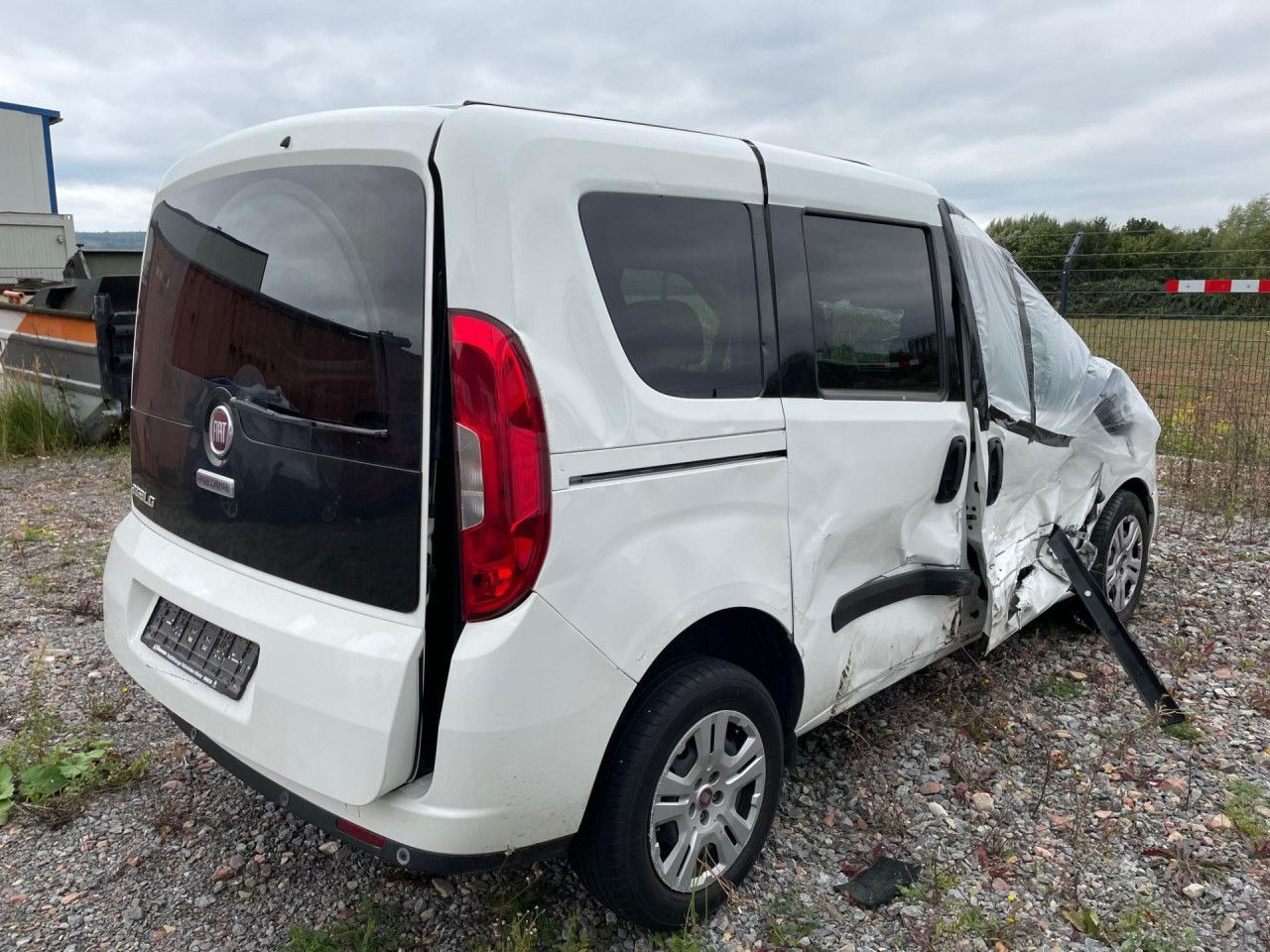 Fiat Doblo Maxi 1.6 M-Jet Euro6 Klima ZV - Persontransport: bild 3 Fiat Doblo Maxi 1.6 M-Jet Euro6 Klima ZV - Persontransport: bild 3