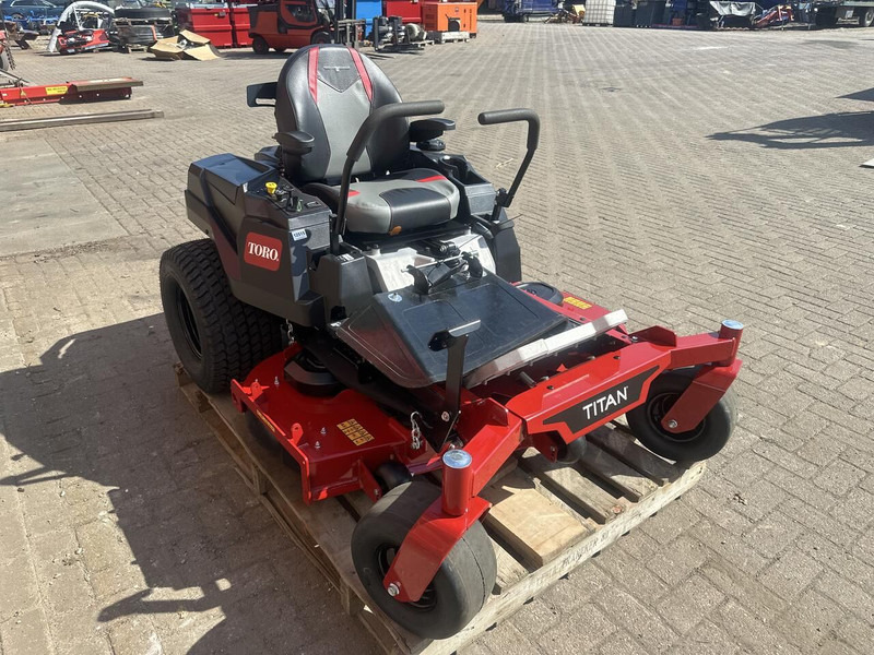 Toro TITAN XS 5450 zero turn - Gräsklippare: bild 4 Toro TITAN XS 5450 zero turn - Gräsklippare: bild 4
