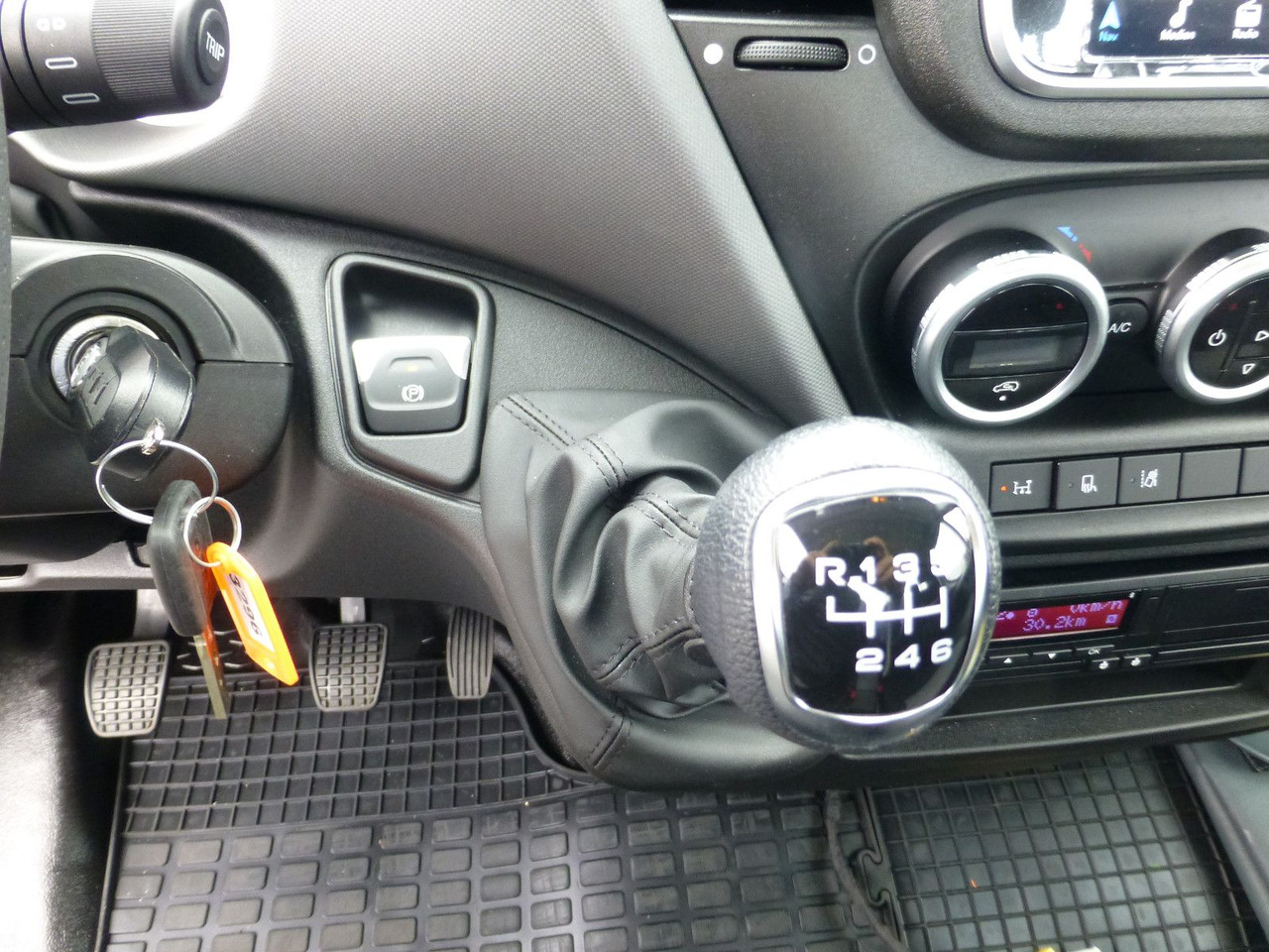 Bärgningsbil Iveco DAILY 72C18 Schiebeplateu Luftfed Navi Hubbrille: bild 31