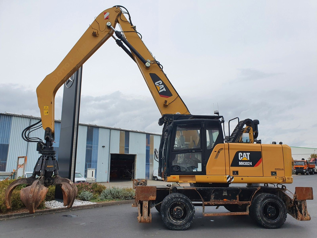 CAT MH3024 / MH 3024 / Greifer / 2018 / 9.424h - Grävmaskin på däck: bild 3 CAT MH3024 / MH 3024 / Greifer / 2018 / 9.424h - Grävmaskin på däck: bild 3