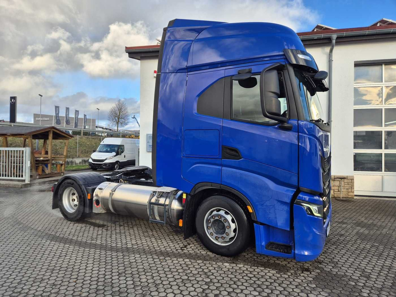 Iveco S-Way 460 NP LNG ACC Intarder Navi - Dragbil: bild 5 Iveco S-Way 460 NP LNG ACC Intarder Navi - Dragbil: bild 5
