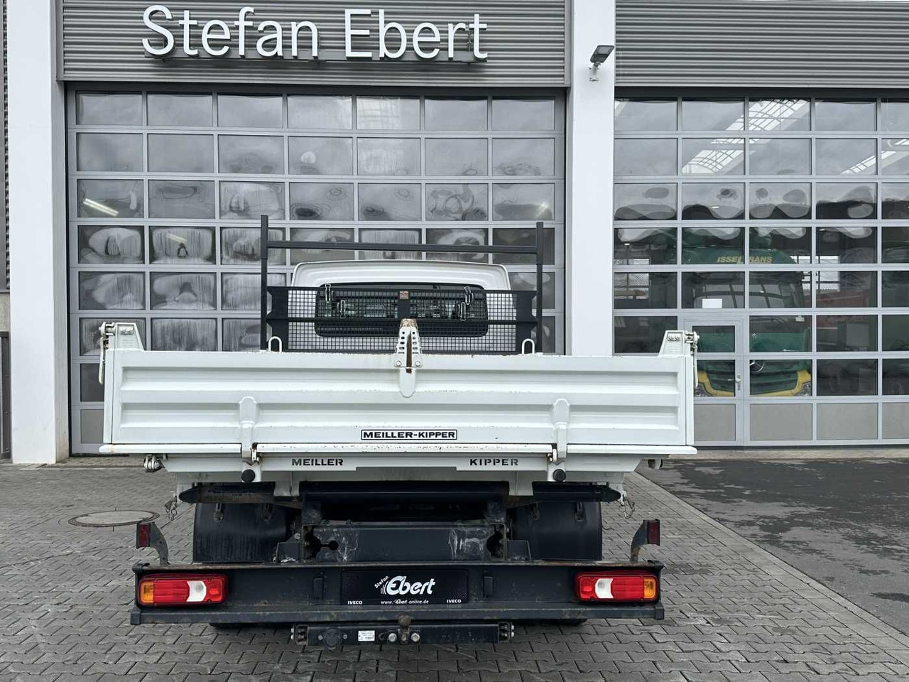 Iveco 70C18H 3-S.Kipper *R.3750mm*7Sitze*AHK* - Transportbil med tippflak: bild 4 Iveco 70C18H 3-S.Kipper *R.3750mm*7Sitze*AHK* - Transportbil med tippflak: bild 4