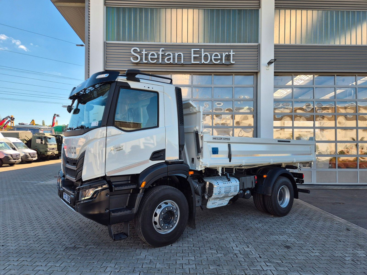 Iveco AD200X46 HR OFF Meiller 3-S.-Kipper *MirrorCam* - Tippbil lastbil: bild 4 Iveco AD200X46 HR OFF Meiller 3-S.-Kipper *MirrorCam* - Tippbil lastbil: bild 4
