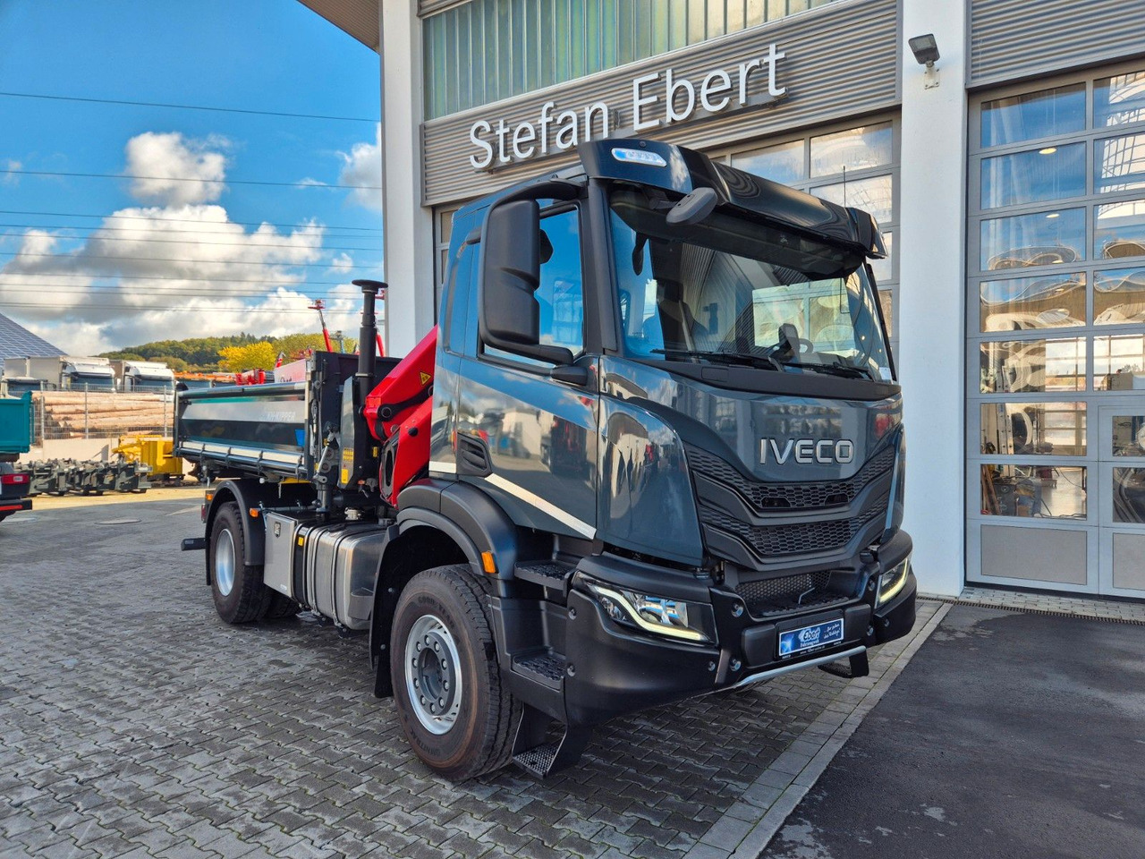 Iveco AD200X46/P HR OFF Palfinger PK 12.501 Funk AHK - Tippbil lastbil, Kranbil: bild 3 Iveco AD200X46/P HR OFF Palfinger PK 12.501 Funk AHK - Tippbil lastbil, Kranbil: bild 3