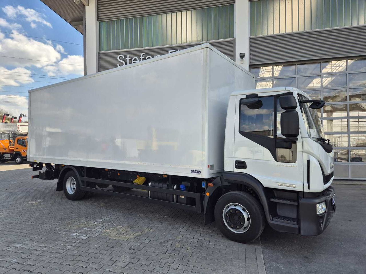 Iveco Eurocargo ML140E28/P 4x2 *LBW*AHK*Klima / 3x - Lastbil med skåp: bild 2 Iveco Eurocargo ML140E28/P 4x2 *LBW*AHK*Klima / 3x - Lastbil med skåp: bild 2
