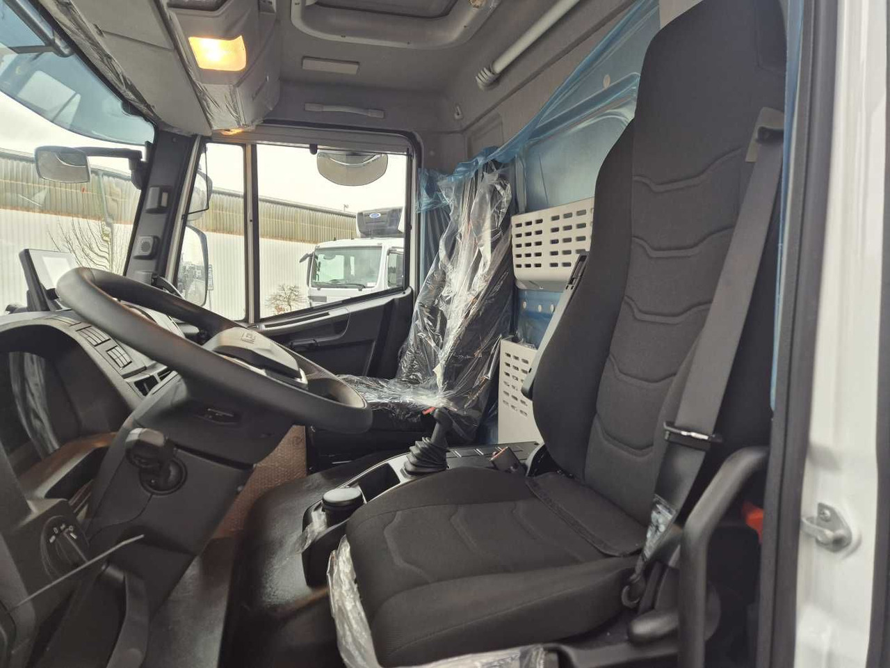 Ny Chassi lastbil Iveco Eurocargo ML180E28/P 4x2 ZF-Automatik 8AP 3Stück: bild 10